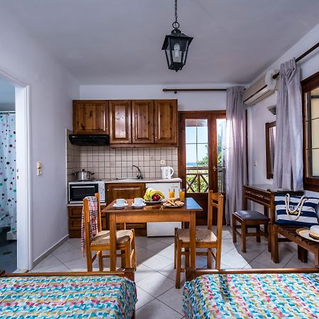 Rena Apartments กูเวส ภายนอก รูปภาพ