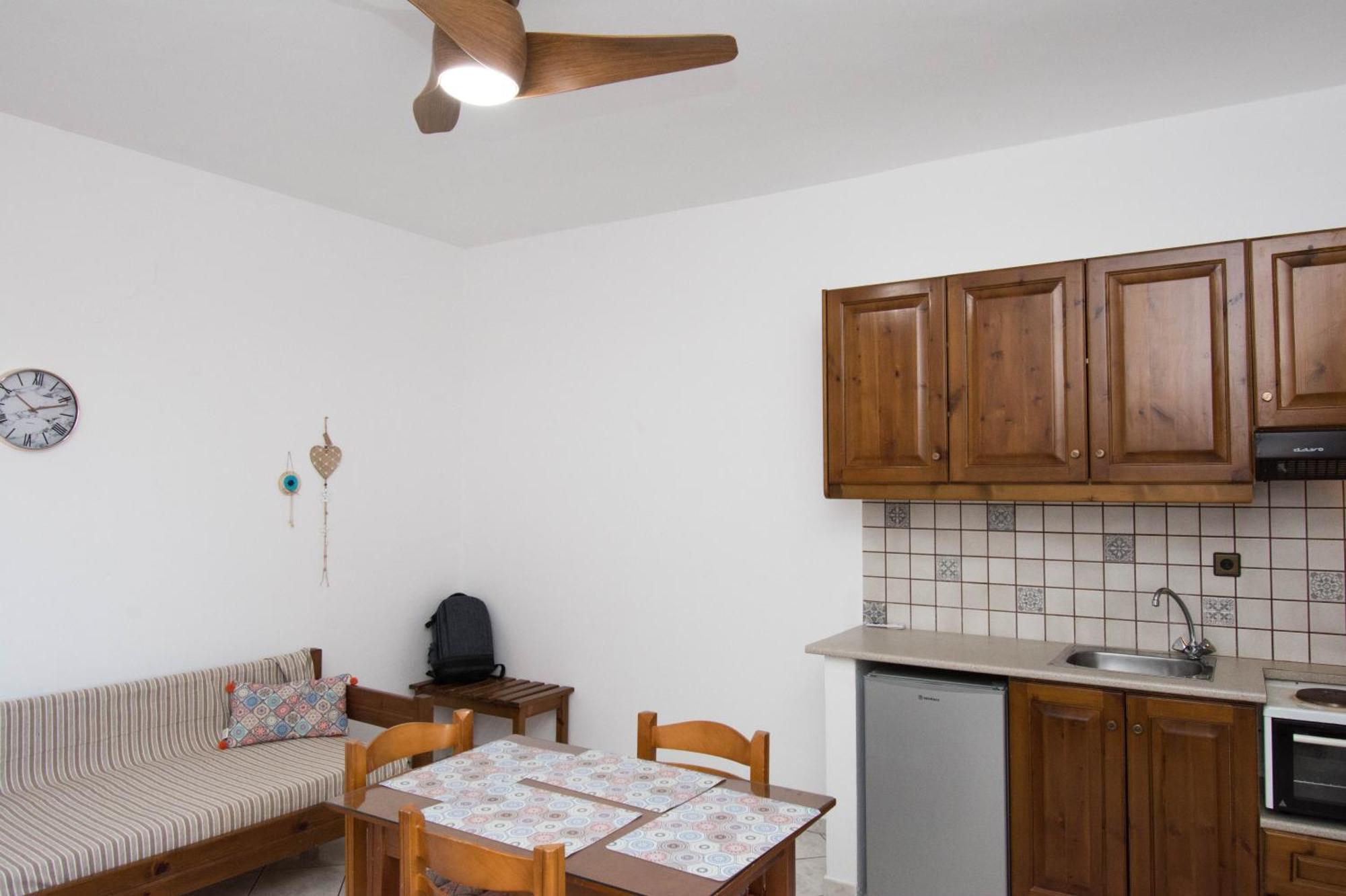 Rena Apartments กูเวส ภายนอก รูปภาพ