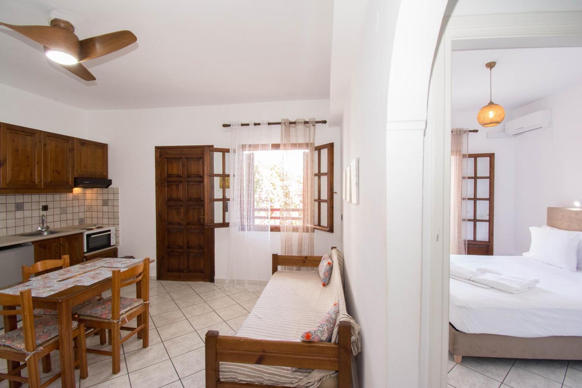 Rena Apartments กูเวส ภายนอก รูปภาพ
