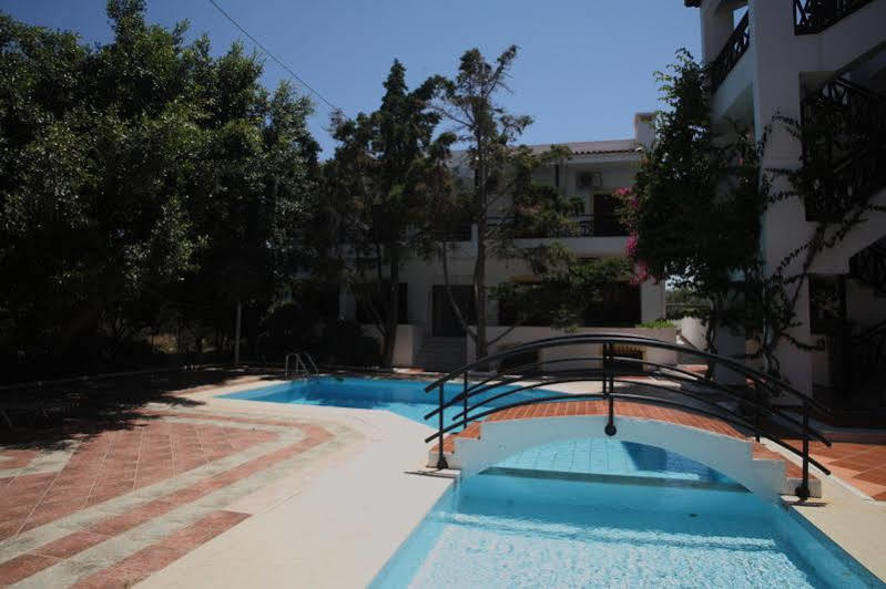 Rena Apartments กูเวส ภายนอก รูปภาพ